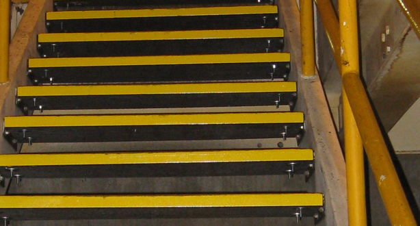 Non Slip Steel Stairs Painted Yellow