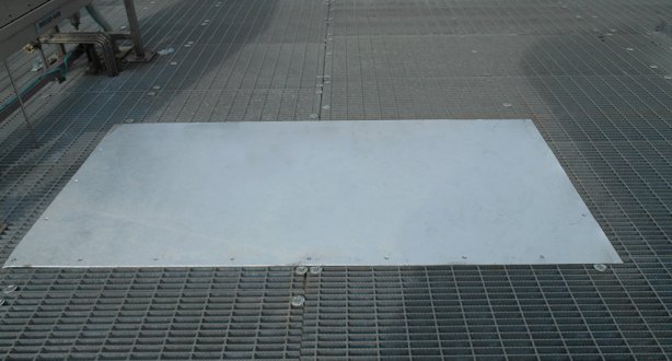 slip-resistant-galvanized-steel-used-as-protective-roof
