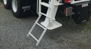 anti-slip-white-ladder-rungs